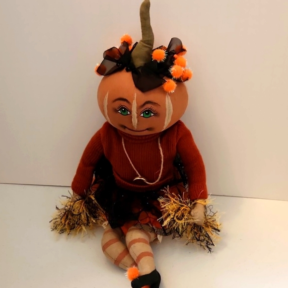 Homecoming Pumpkin couple - Picture 3 of 3